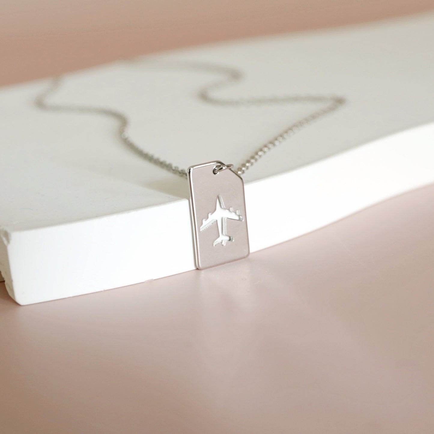 18K Gold Plated Minimalist Airplane Tag Necklace - Unisex