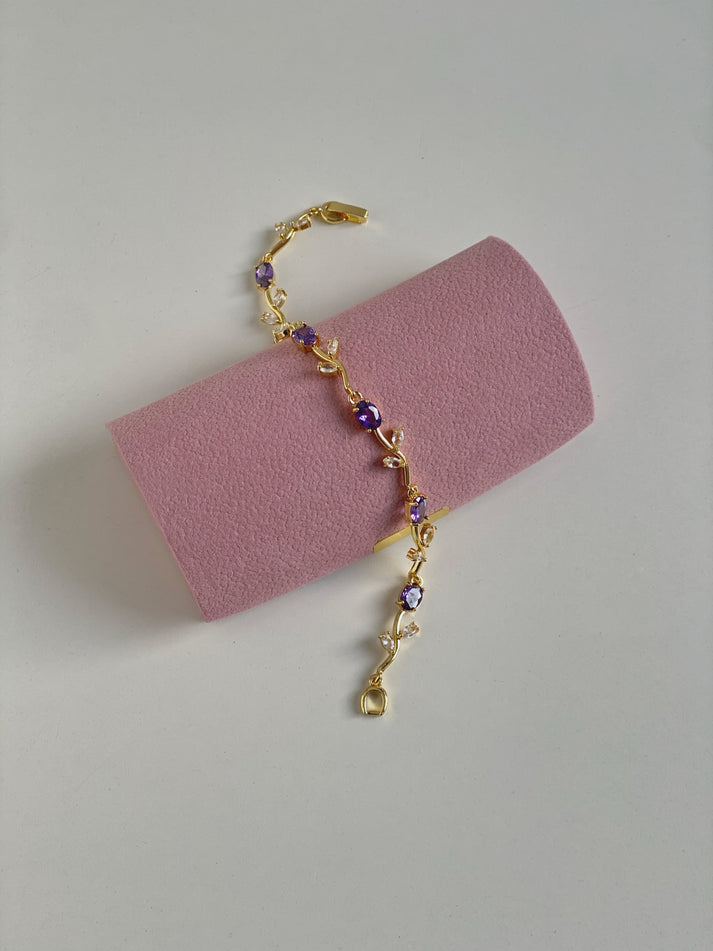🌷 Viral Tulip Bracelet – A Bloom That Never Fades