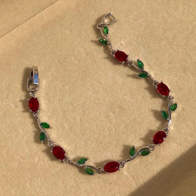 🌷 Viral Tulip Bracelet – A Bloom That Never Fades