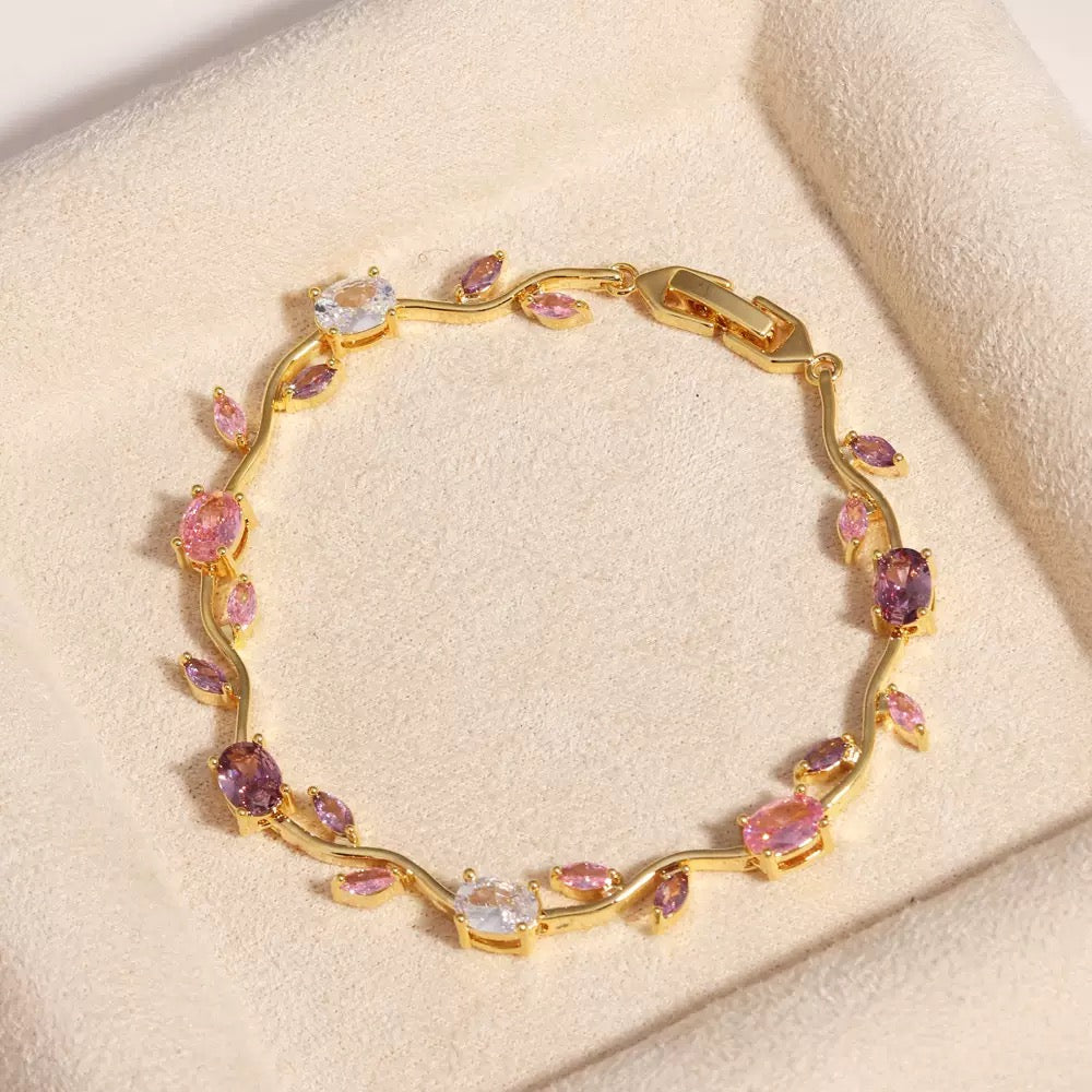 🌷 Viral Tulip Bracelet – A Bloom That Never Fades