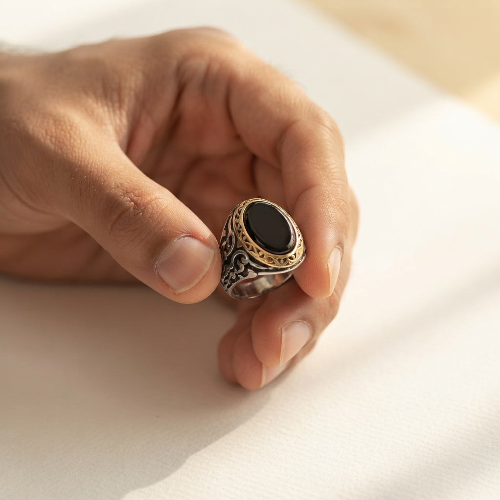 Men's Heritage Black Stone Signet Ring