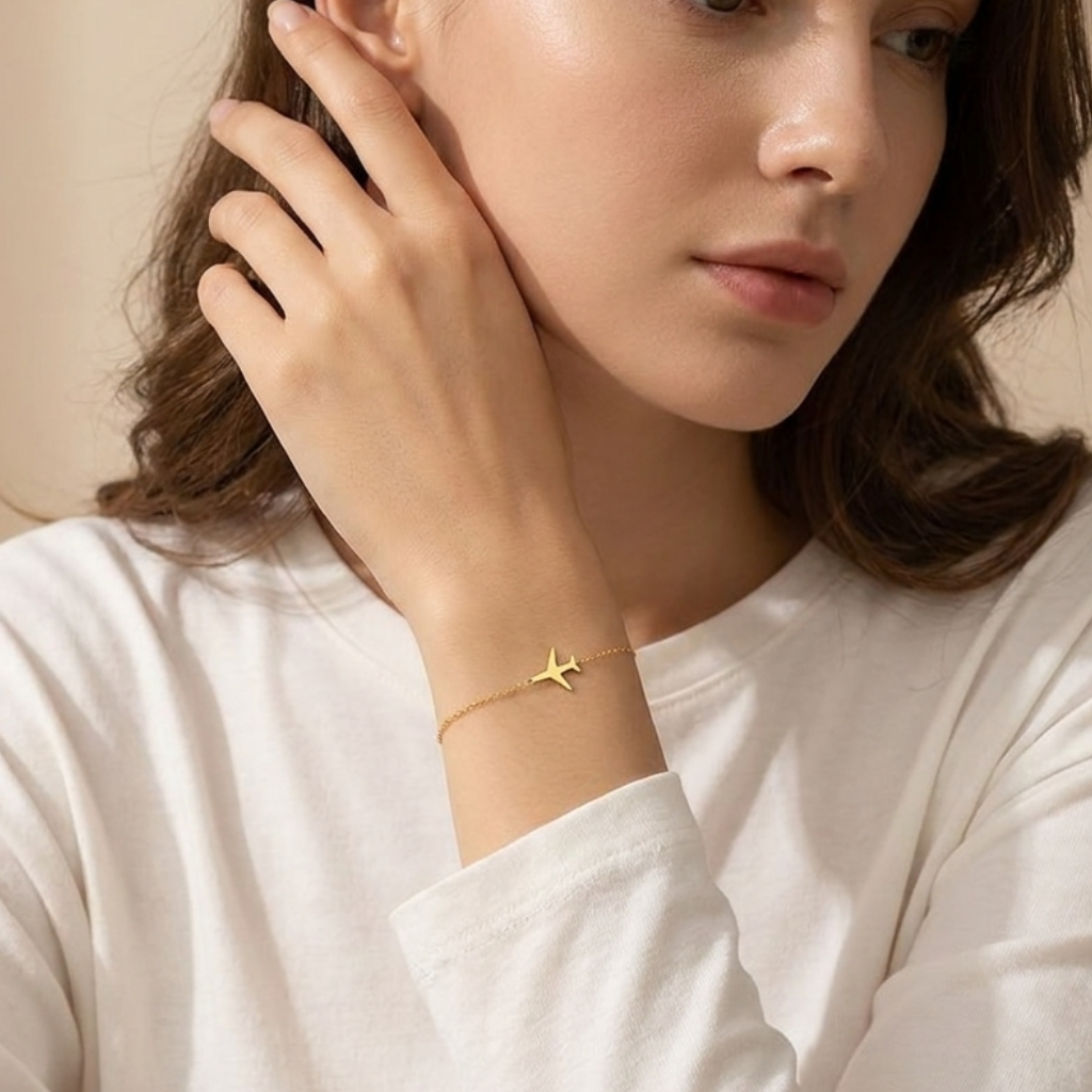 Dainty Airplane Bracelet For Women - 18K Gold Plated ✈