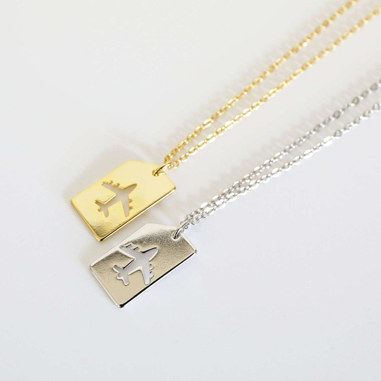 18K Gold Plated Minimalist Airplane Tag Necklace - Unisex